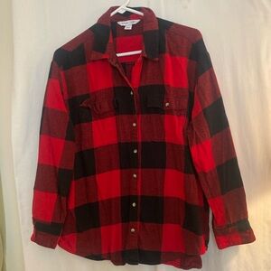 Old Navy Red & Black Buffalo Plaid Button-Up Boyfriend Shirt Size L